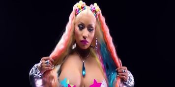 boobs nickiiiii