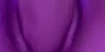 HOT BITCH SQUIRT WITH DILDO