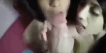 Amateur Young Girlfriend Teen Sucking cock - video 1