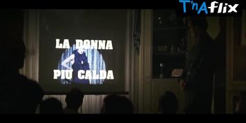 Bella Bello Breasts,  Thong Scene  in El Amor Perjudica Seriamente La Salud