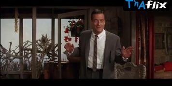 Elizabeth Taylor Sexy Scene  in The Sandpiper