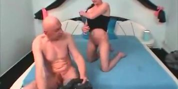 it&acute;s to big for me daddy