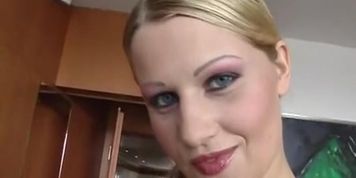 The Nude Roommate (Angel Dark, Claudia Rossi, Ellen Saint, Heather Starlet, Jeanie Marie Sullivan, Sandra De Marco, Stacy Silver)