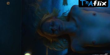 Karolina Kominek-Skuratowicz Breasts Scene  in Slabi