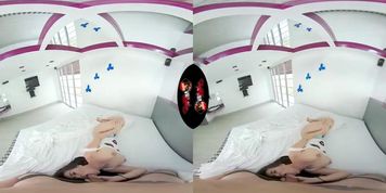 VR Kourtney Love