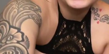 Thicc booty latina slut putting her fuckmeat on display (No shame)