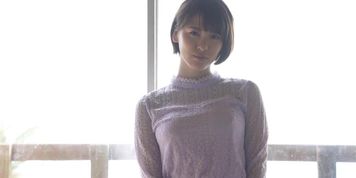 Sena Natsuki after meeting a guy on the street, she flaunts her Body for him in her Hotel Room