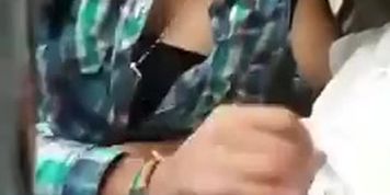 Cute Desi Chasmish Girlfriend Ne Bf Ka Lund Chusa Aur Hath Se Hilaya