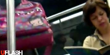 linda cole en el metro upskirt