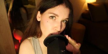 Kitty Klaw ASMR - Mouth Sound in the Mirror