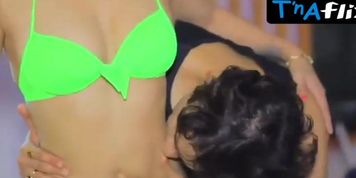 Sonia Singh Rajput Sexy Scene  in Jism (kiwi)