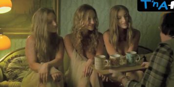 Barbora Durovcikova Breasts Scene  in Srnky