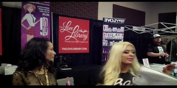 Crystal Rush w Jiggy Jaguar Exxxotica Expo 2018 Denver co