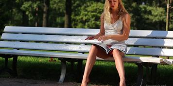 FG Ella Nude in the Park (Ella Kiss)