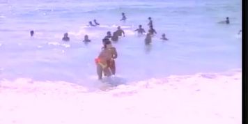 Lisa Saxton Sexy Scene  in Baywatch