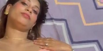 Sexy Bengali Gf Ko Club Me Daru Pilai Phir Room Pe Leja Ke Chod Diya