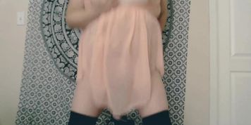 BBW squirting standing up being fucked by a machine