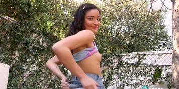 BJ Addict Emily - Emily Willis (Call Me)