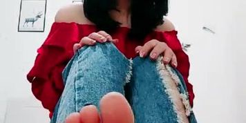 turn bestie into foot slave