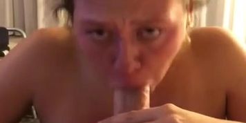 Real tinder slut deep throat and swallow