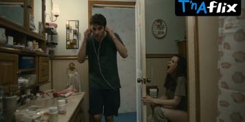 Kristen Wiig Sexy Scene  in Girl Most Likely