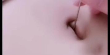 hot solo belly button play