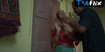 Prajakta Dusane Sexy Scene  in Jalebi Bai