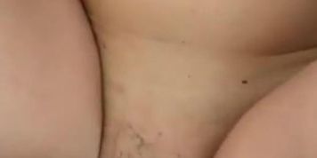 UNE DEMI-SOEUR NIQU&Eacute;E PAR SON BEAU-FR&Egrave;RE SE PREND UNE &Eacute;JACULATION ANAL