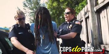 Criminal has no choice but to take turns on cop pussy
