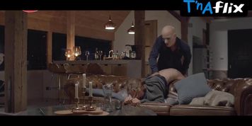 Hannah Hoekstra Butt Scene  in Sunny Side Up
