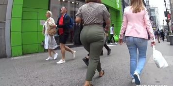 Big Booty Latina Milf In Tight Green Pants