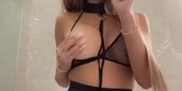 bunni.emmie dildo masturbation 17