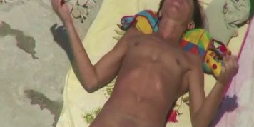 Rough Bodied Beach Babe - This Amazing Amazon Shows Off Her Ripped Naked Body On The Public Beach