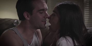 Charming young uncle manipulates niece to take her viginity (Logan Pierce)