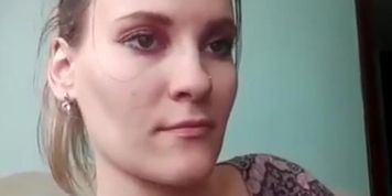 Una mujer Enbarasada