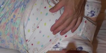 ???????????????????????????Diaper?public squirt