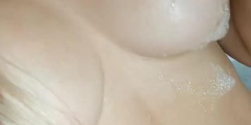 Norsk onlyfans: stineh teaser i badekaret