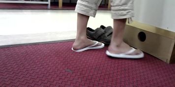 Candid shoeplay