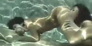 sex underwater 3 some