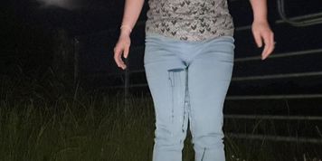 Alice - A quick jeans wetting on a country road