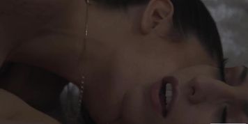 Lesbian stepsisters Charlotte Sins and Spencer Bradley facesitting