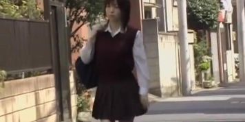 Schoolgirl didn't know she was filmed during skirt sharking