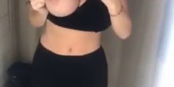 Young mother shows me her tits in the fittingroom