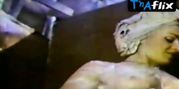 Zilda Mayo Butt,  Breasts Scene  in Tara Das Cocotas Na Ilha Do Pecado