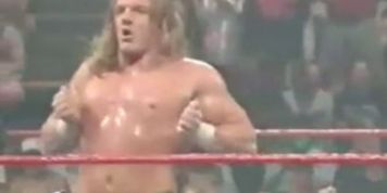 WWE Fan Flashes Titties
