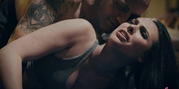 Bratty Hollywood actress loses sex bet with her trainer (Casey Calvert)