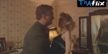 Ekaterina Nikitina Sexy Scene  in Moskovskaya Saga