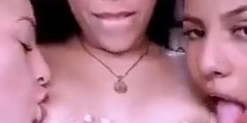 Milking 2 girls webcam