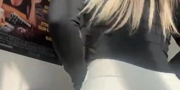 Omg huge ass (Mor3 In D3scripti0n)