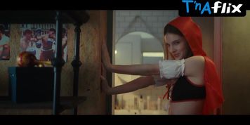 Natalya Bardo Butt,  Thong Scene  in Maks I Gus